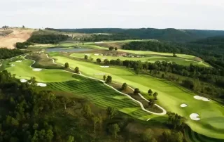 Hai sân golf 18 lỗ tại Vinhomes Green Paradise Cần Giờ mang đến trải nghiệm đỉnh cao giữa thiên nhiên biển xanh.