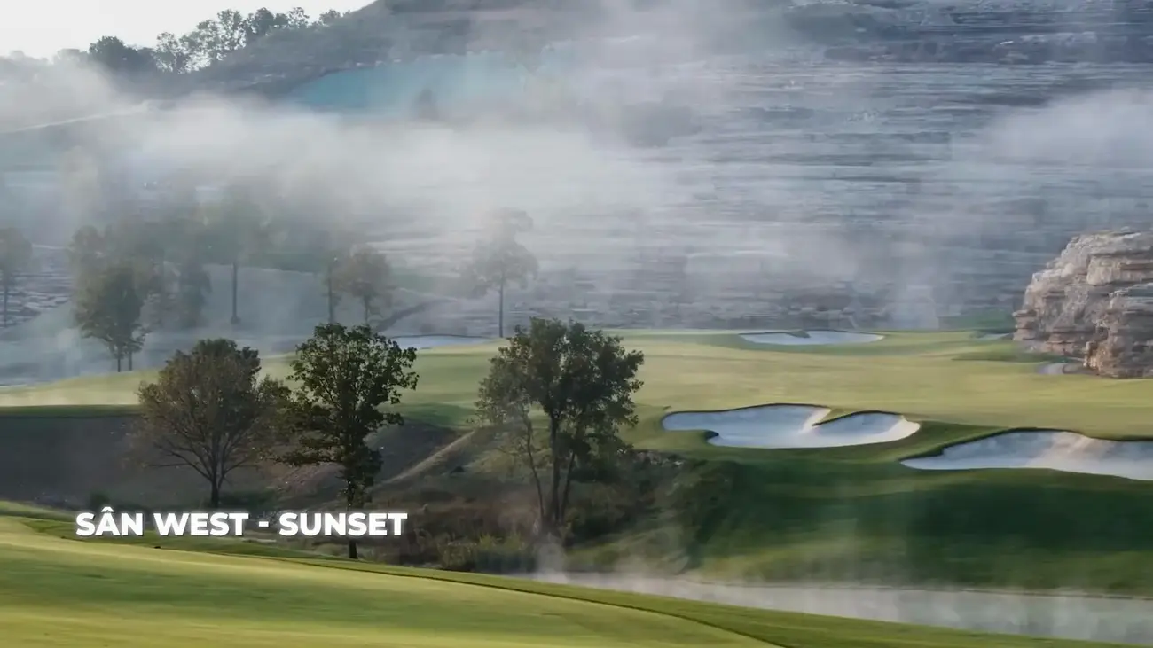 Sân golf West – Sunset tại Vinhomes Green Paradise Cần Giờ với cảnh hoàng hôn lãng mạn và đầy thử thách.