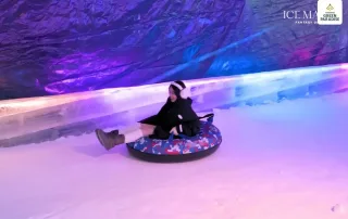 Trải nghiệm trượt tuyết tại Winter Wonderland Vinhomes Cần Giờ, “mùa đông giữa lòng nhiệt đới”.